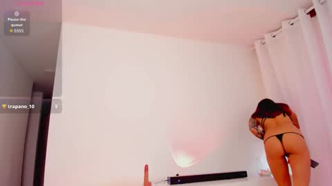 Snapshot of lucia_lee_ chatting on October 16, 6:53 pm Lucia online show from October 16, 6:53 pm