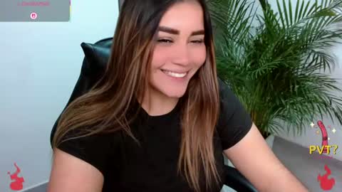 Snapshot of lucia_star_ chatting on July 8, 2:16 am lucia star online show from July 8, 2:16 am