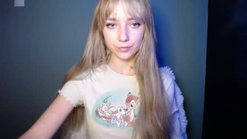 Snapshot of luciacam20 chatting on October 23, 6:56 am Lucy online show from October 23, 6:56 am