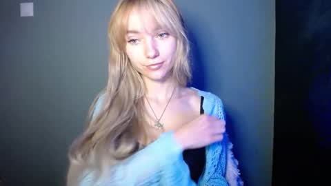 Lucy online show from November 15, 8:22 am