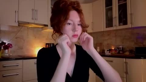 Snapshot of luciacoy chatting on September 21, 5:03 pm Lucia online show from September 21, 5:03 pm