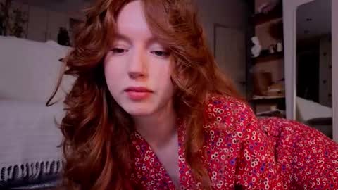 Snapshot of luciacoy chatting on September 27, 4:56 pm Lucia online show from September 27, 4:56 pm