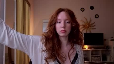 Snapshot of luciacoy chatting on October 11, 4:16 pm Lucia online show from October 11, 4:16 pm