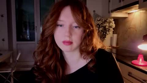 Lucia online show from November 15, 5:20 pm