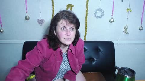 Snapshot of luciami chatting on January 11, 1:48 am LuciaMi online show from January 11, 1:48 am