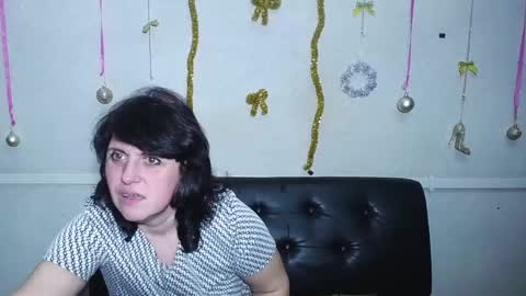 Snapshot of luciami chatting on January 19, 3:18 am LuciaMi online show from January 19, 3:18 am