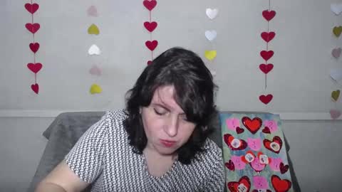 Snapshot of luciami chatting on February 17, 6:48 pm LuciaMi online show from February 17, 6:48 pm