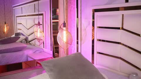 Snapshot of luciana_agudelo chatting on April 26, 7:33 pm luciana_agudelo online show from April 26, 7:33 pm