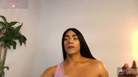Snapshot of luciana_glow chatting on June 24, 8:08 pm luciana_glow online show from June 24, 8:08 pm