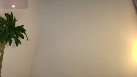 Snapshot of luciana_glow chatting on June 27, 2:38 am luciana_glow online show from June 27, 2:38 am