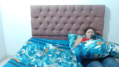 Snapshot of luciana_rober chatting on October 14, 2:12 am luciana_rober online show from October 14, 2:12 am