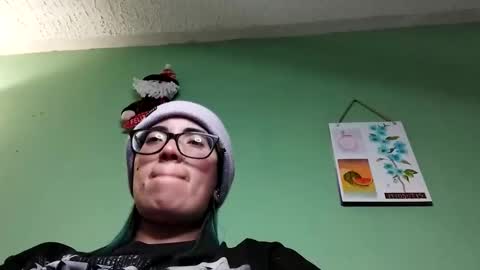 Snapshot of lucianacapisce chatting on February 16, 5:48 am Dani 3 online show from February 16, 5:48 am