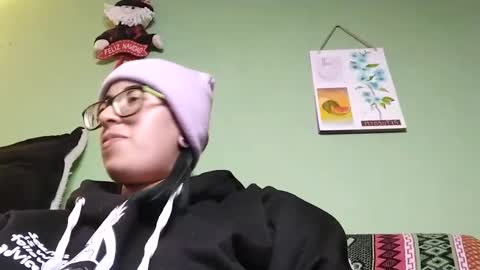 Snapshot of lucianacapisce chatting on February 19, 2:12 am Dani 3 online show from February 19, 2:12 am