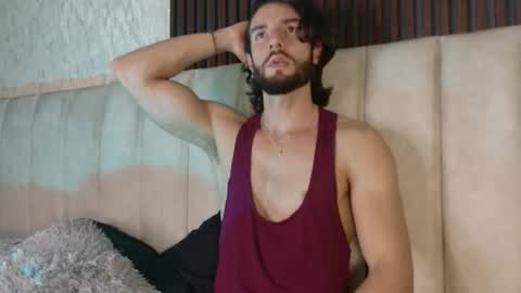 Snapshot of luciano_ferrer chatting on September 16, 11:39 pm Luciano online show from September 16, 11:39 pm