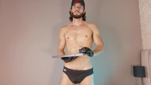 Snapshot of luciano_ferrer chatting on October 1, 11:33 pm Luciano online show from October 1, 11:33 pm