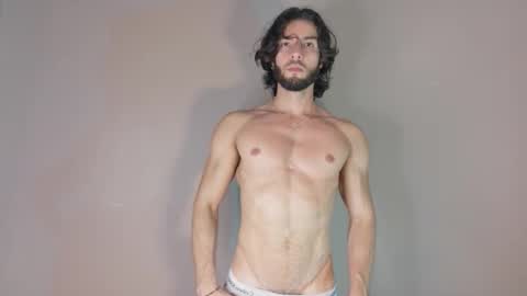 Snapshot of luciano_ferrer chatting on October 10, 9:58 pm Luciano online show from October 10, 9:58 pm