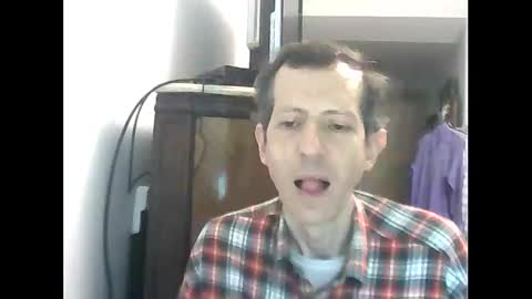 Snapshot of lucianoaxel chatting on December 1, 11:04 pm Luciano online show from December 1, 11:04 pm