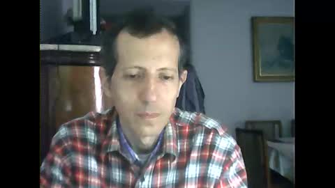 Snapshot of lucianoaxel chatting on December 8, 5:33 pm Luciano online show from December 8, 5:33 pm