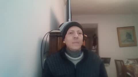 Snapshot of lucianoaxel chatting on May 21, 9:33 pm Luciano online show from May 21, 9:33 pm
