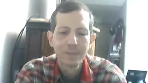 Snapshot of lucianoaxel chatting on May 26, 9:55 pm Luciano online show from May 26, 9:55 pm