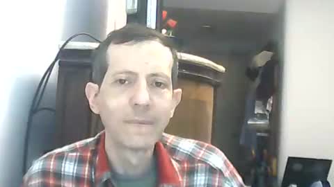 Snapshot of lucianoaxel chatting on May 27, 1:57 am Luciano online show from May 27, 1:57 am