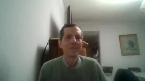 Snapshot of lucianoaxel chatting on June 8, 10:21 pm Luciano online show from June 8, 10:21 pm