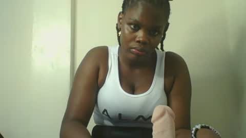 Snapshot of luciaresa chatting on July 14, 12:00 pm luciaresa online show from July 14, 12:00 pm