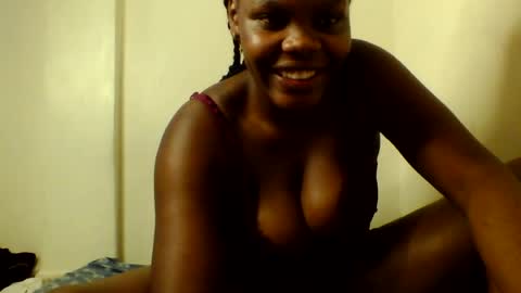 Snapshot of luciaresa chatting on July 21, 1:35 pm luciaresa online show from July 21, 1:35 pm