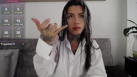 Snapshot of luciiana_lol chatting on February 14, 2:58 pm luciiana online show from February 14, 2:58 pm