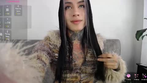 Snapshot of luciiana_lol chatting on February 26, 6:40 pm luciiana online show from February 26, 6:40 pm