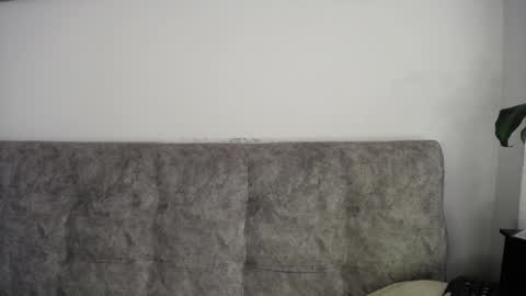 Snapshot of luciiana_lol chatting on February 28, 3:57 pm luciiana online show from February 28, 3:57 pm