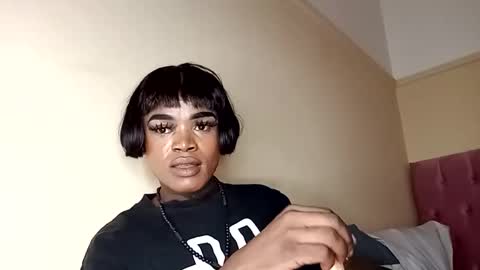 Lucile Carrie online show from October 30, 7:54 am