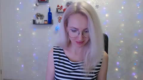 Snapshot of luckcristal chatting on January 8, 5:59 pm Arina online show from January 8, 5:59 pm