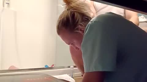 luckilyfound33 online show from February 28, 5:41 am