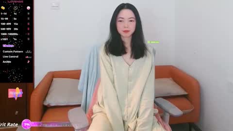 Snapshot of luckrose chatting on February 2, 2:32 am Jinn online show from February 2, 2:32 am