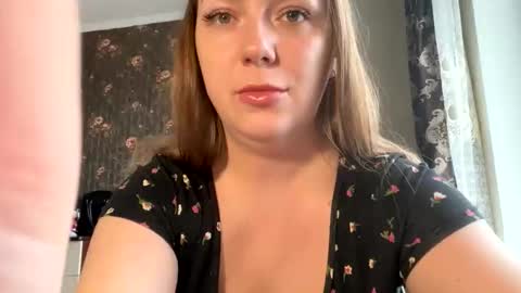 lucky_foryou_baby online show from April 3, 8:56 am