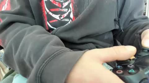 Snapshot of luckydrakex chatting on December 16, 10:09 am Lucky online show from December 16, 10:09 am