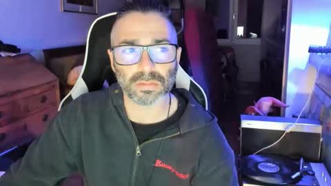 Snapshot of luckydrakex chatting on December 18, 6:47 pm Lucky online show from December 18, 6:47 pm