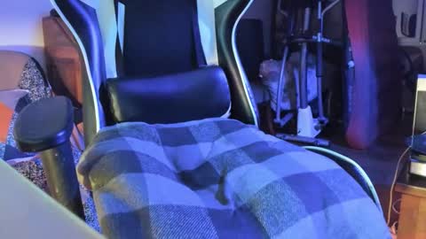 Snapshot of luckydrakex chatting on December 20, 6:26 pm Lucky online show from December 20, 6:26 pm