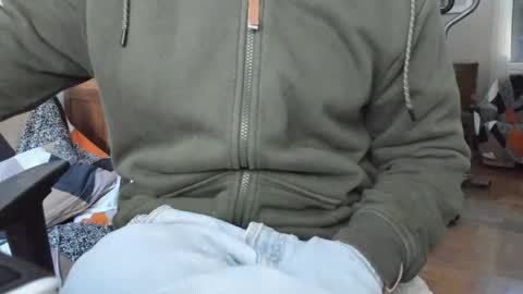 Snapshot of luckydrakex chatting on January 6, 10:08 am Lucky online show from January 6, 10:08 am