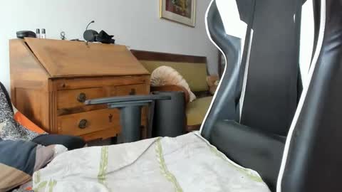 Snapshot of luckydrakex chatting on January 8, 10:50 am Lucky online show from January 8, 10:50 am