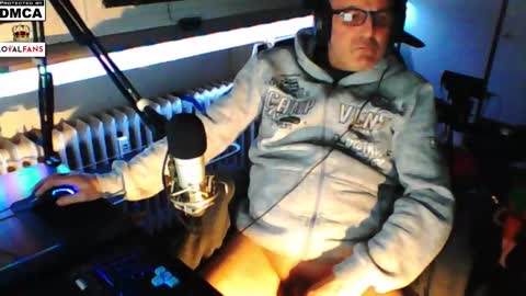        call me  Stefan online show from December 25, 3:18 am