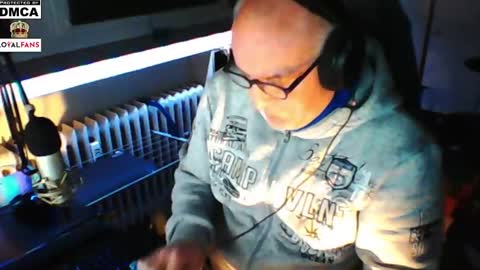        call me  Stefan online show from December 30, 4:29 pm