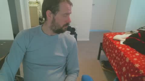 Snapshot of luckyluci chatting on December 30, 3:24 pm luckyluci online show from December 30, 3:24 pm