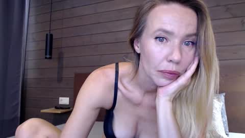 Mila Novak online show from September 26, 10:52 am