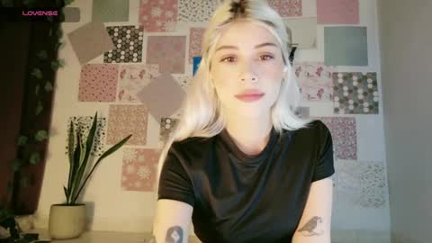 Snapshot of luckysapphire777 chatting on March 30, 8:48 am luckysapphire777 online show from March 30, 8:48 am