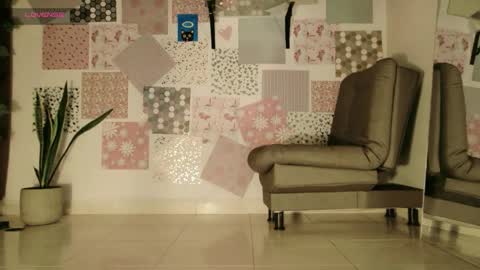 Snapshot of luckysapphire777 chatting on April 13, 9:59 am luckysapphire777 online show from April 13, 9:59 am