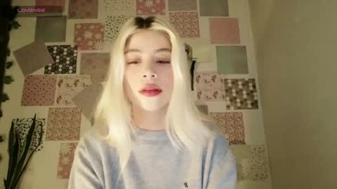 Snapshot of luckysapphire777 chatting on April 19, 7:49 pm luckysapphire777 online show from April 19, 7:49 pm