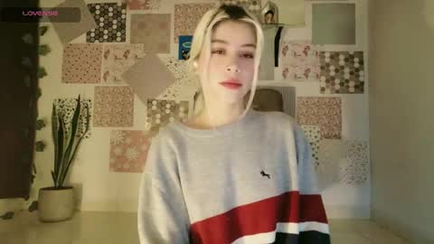 Snapshot of luckysapphire777 chatting on April 21, 9:48 am luckysapphire777 online show from April 21, 9:48 am