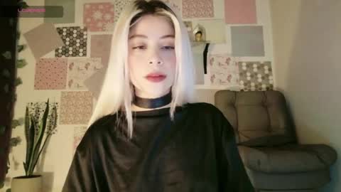 Snapshot of luckysapphire777 chatting on May 17, 12:23 pm luckysapphire777 online show from May 17, 12:23 pm